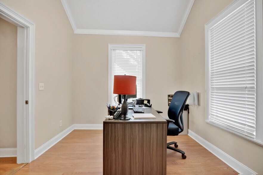 More Photos Of 901 E Washington St, Orlando Office For Sale