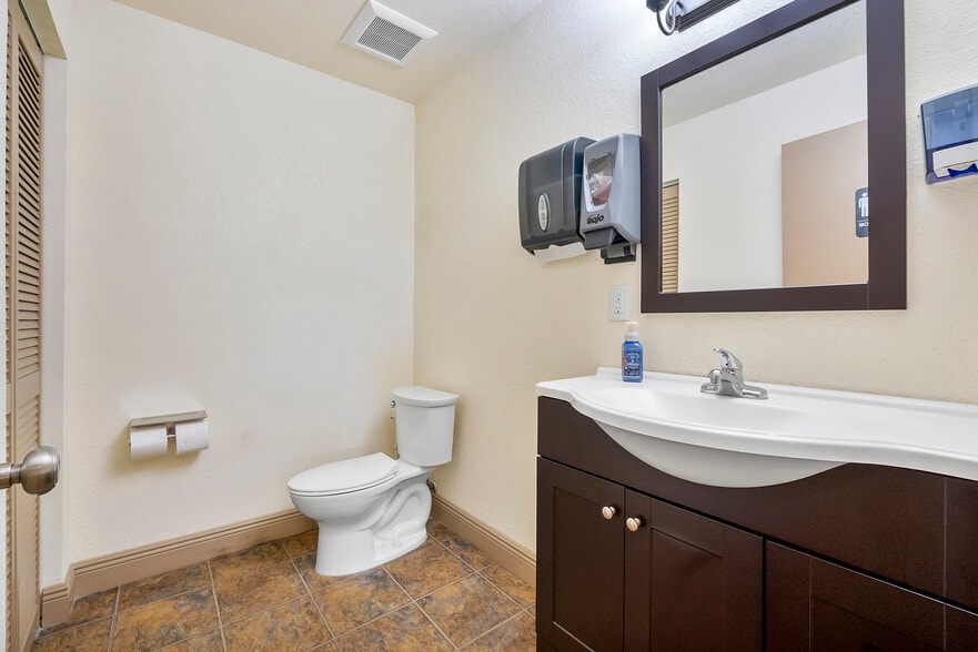 More Photos Of 1133 53rd Ct N, Mangonia Park Warehouse For Sale