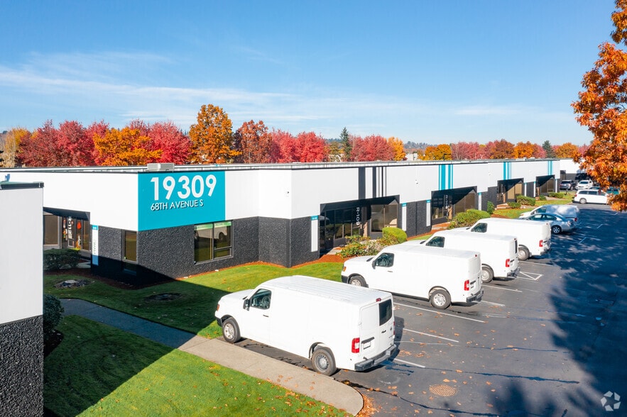 More Photos Of 6627 S 191st Pl, Kent Unknown For Lease