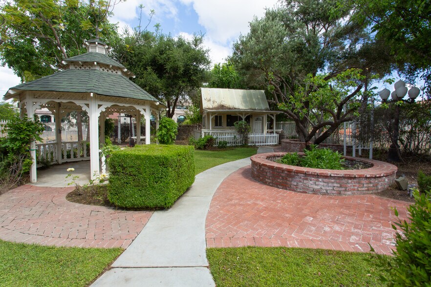 More Photos Of 41955 Main St, Temecula Freestanding For Sale