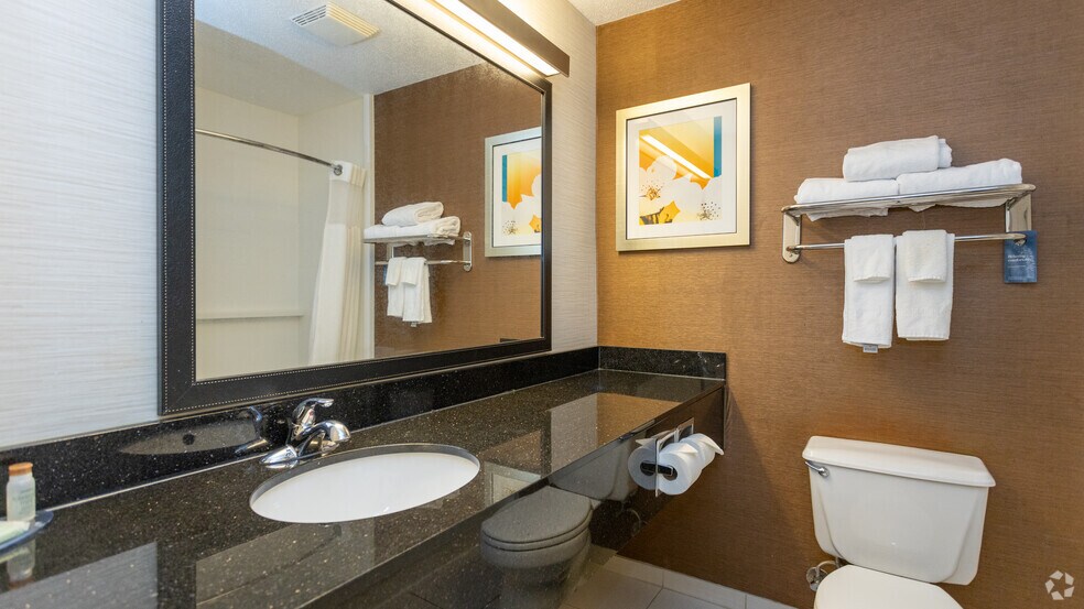 More Photos Of 5200 Cardinal Square Blvd, Saginaw Hotel For Sale