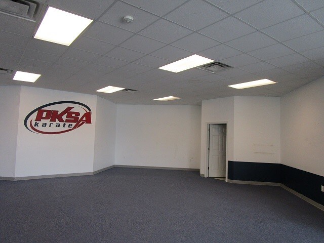More Photos Of 5071 Dixie Hwy, Newport Unknown For Lease