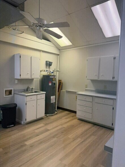 More Photos Of 525-1100 N Elm St, Denton Storefront For Lease
