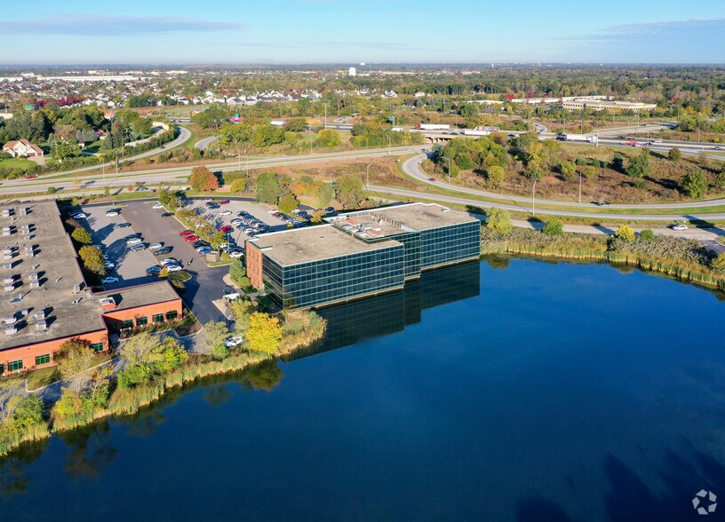More Photos Of 900 S Frontage Rd, Woodridge Office For Lease