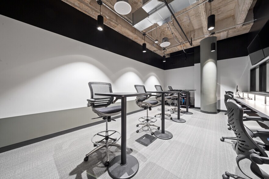 More Photos Of 7620 Guadalupe St, Austin Office For Lease