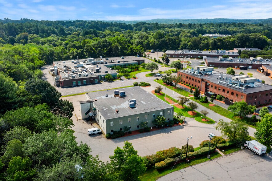 More Photos Of 4 Preston Ct, Bedford Office For Sale