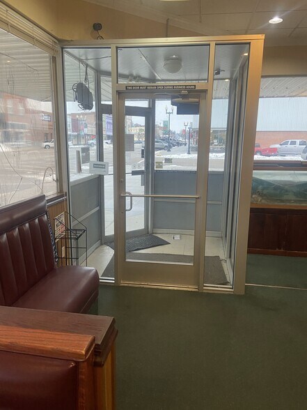 More Photos Of 107 N Main St, Payette Restaurant For Lease