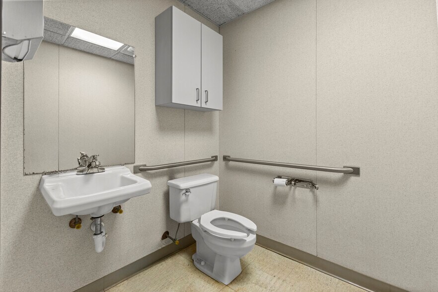 More Photos Of 16136 White Ave, Allen Park Warehouse For Sale