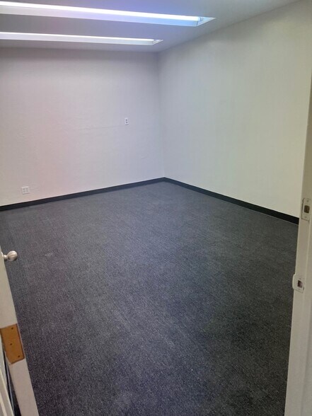 More Photos Of 320 N Arizona Ave, Prescott Warehouse For Lease