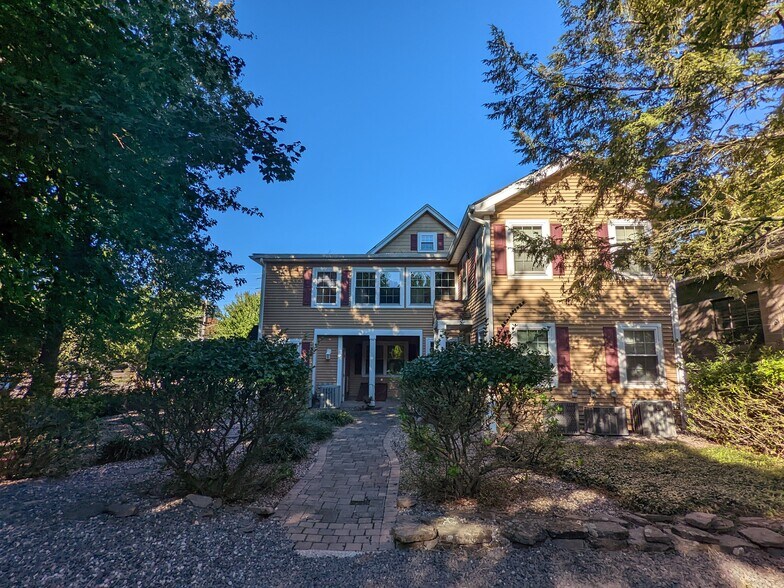 More Photos Of 10 Burnside Ave, Congers Apartments For Sale