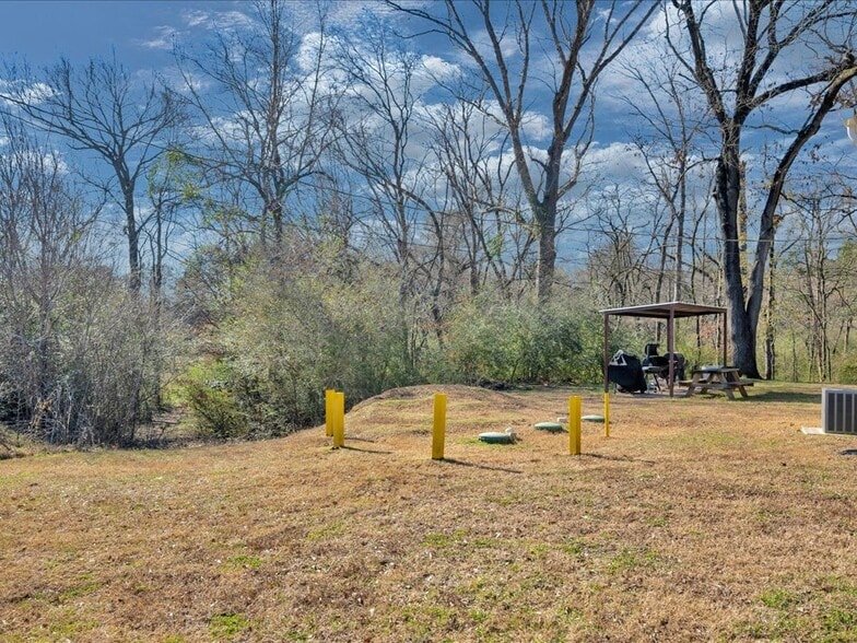 More Photos Of 15890 N US Highway 59, Garrison Apartments For Sale