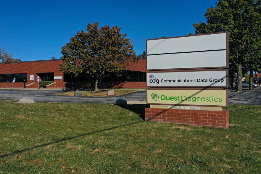 More Photos Of 2107 S Neil St, Champaign Office For Sale