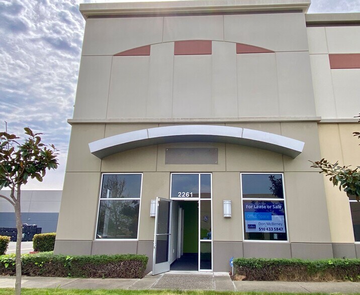More Photos Of 2261 Harbor Bay Pky, Alameda Research And Development For Lease