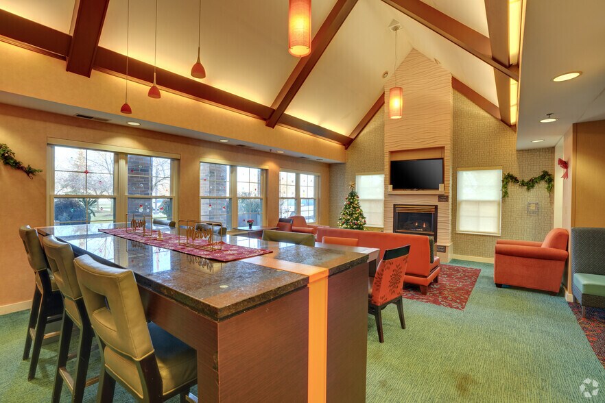 More Photos Of 8018 Delaware Pl, Merrillville Hotel For Sale