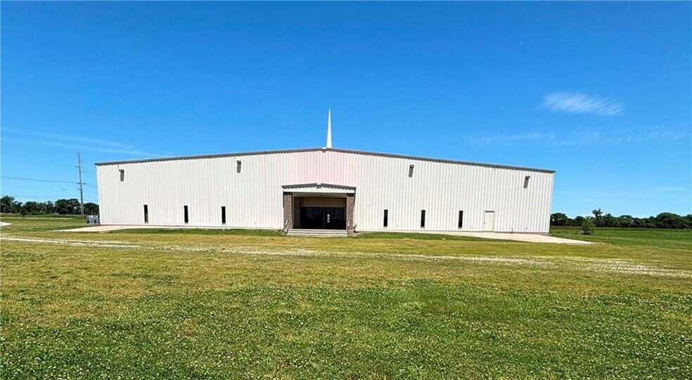 Primary Photo Of 1390 35th Pkwy Pky, Chanute Religious Facility For Sale