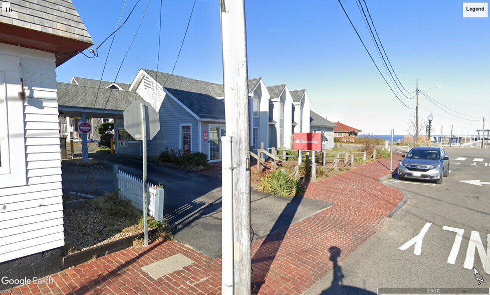 More Photos Of 3 Oak Bluffs Ave, Vineyard Haven Bank For Sale