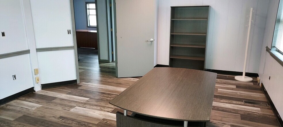 More Photos Of 6 Wierk Ave, Liberty Office For Lease