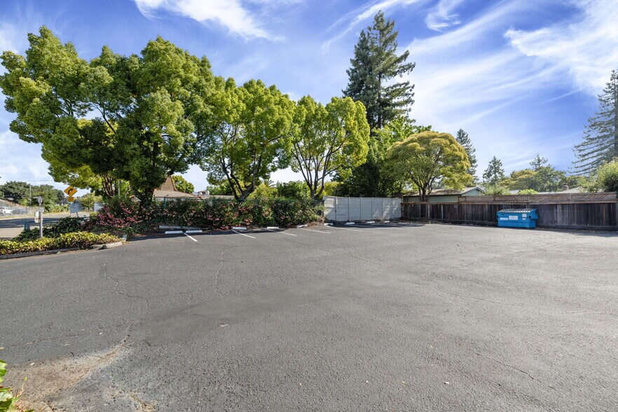 More Photos Of 2112 Armory Dr, Santa Rosa Freestanding For Sale