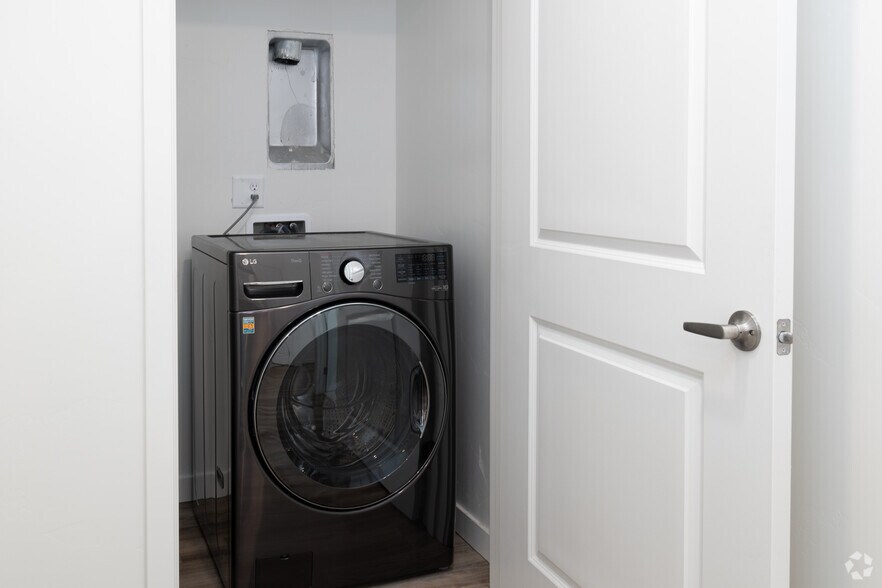 More Photos Of 1915 S Woodruff Ave, Idaho Falls Multifamily For Sale