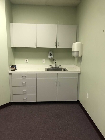 More Photos Of 239 Northern Blvd, Clarks Summit Medical For Lease