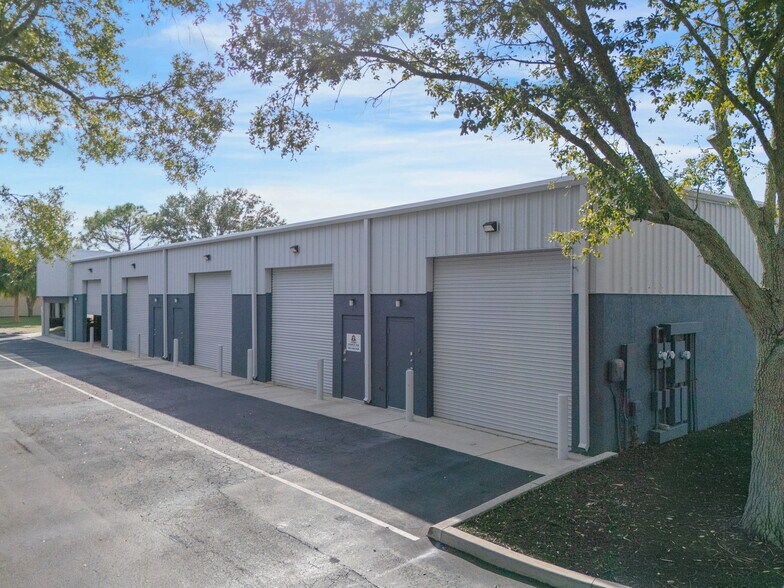 More Photos Of 8141 Blaikie Ct, Sarasota Warehouse For Lease