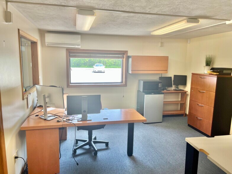 More Photos Of 2094 N Boeing Rd, Warsaw Manufacturing For Sale