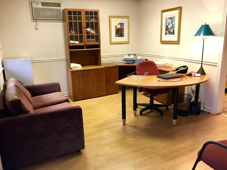 More Photos Of 245 Union St, Lodi Office For Sale