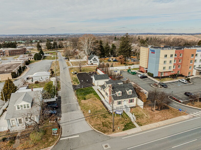 More Photos Of 2101 N Dupont Hwy, New Castle Freestanding For Sale