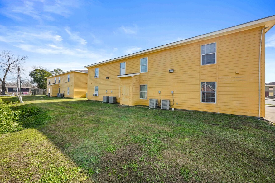 More Photos Of 5500 Hwy 75, Carville Apartments For Sale