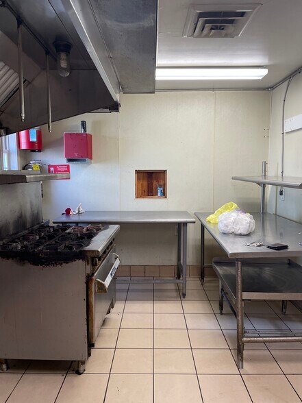 More Photos Of 386 Highway 82 S, Jefferson Restaurant For Sale