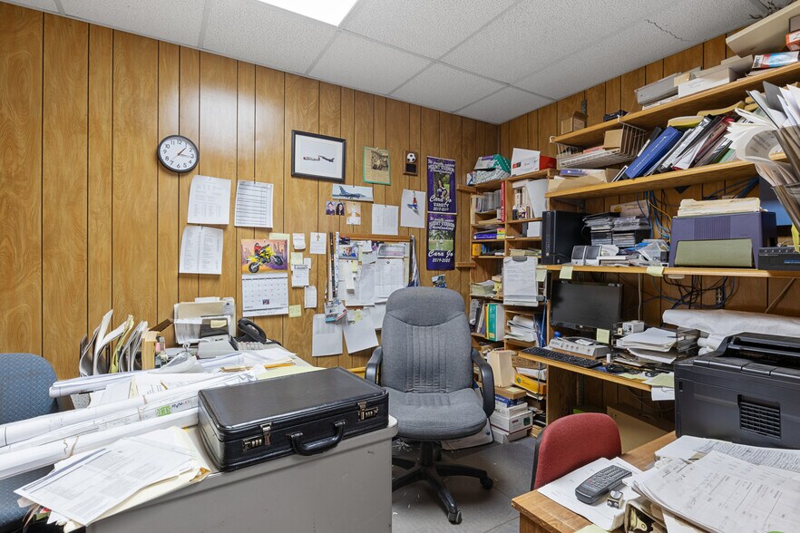 More Photos Of 1202 N Jefferson Ave, Mount Pleasant Specialty For Sale