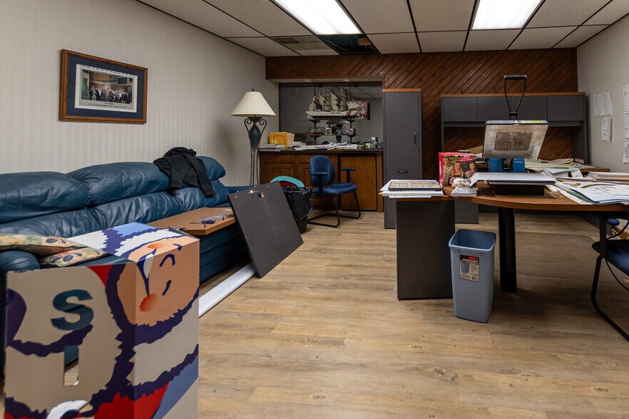 More Photos Of 1 Victor Way, Sharon Warehouse For Sale