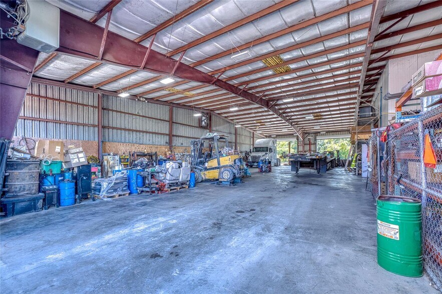 More Photos Of 1330 US 17, Seville Warehouse For Sale