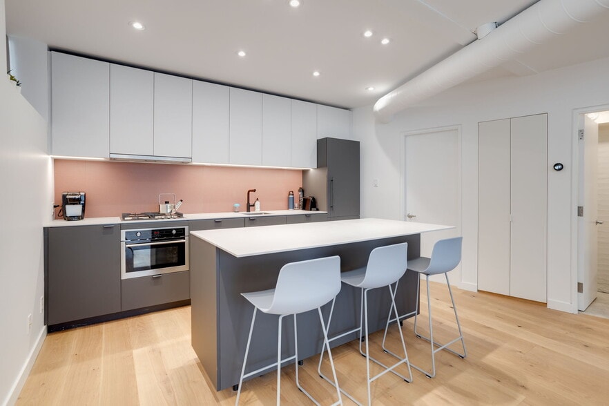 More Photos Of 115 Walnut Ave, Toronto Office For Sale