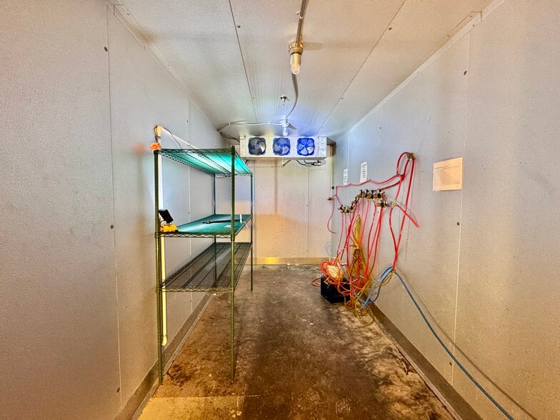 More Photos Of 6112 SE Foster Rd, Portland Freestanding For Sale