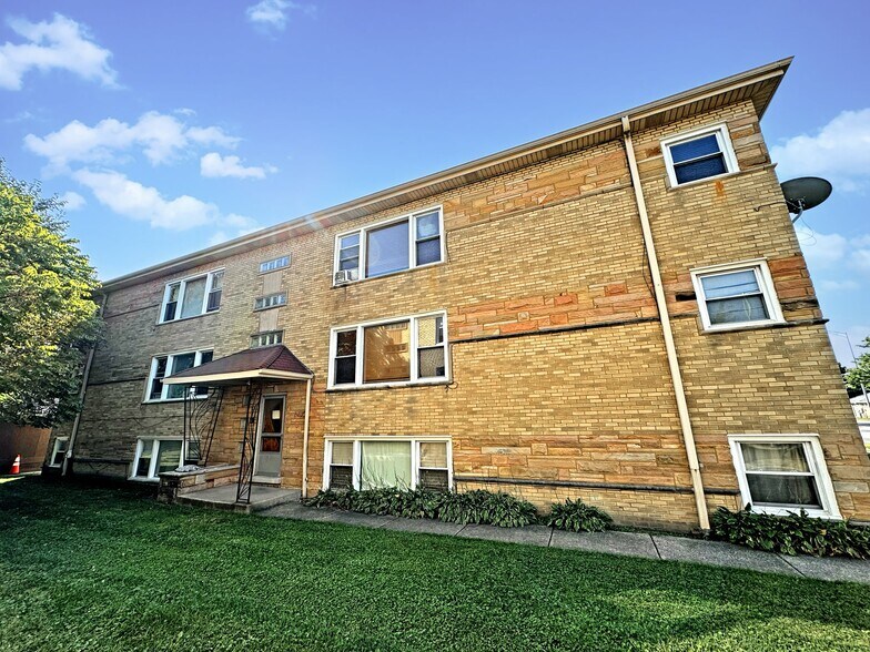 More Photos Of 1623 S Harlem Ave, Berwyn Apartments For Sale