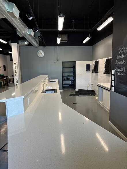 More Photos Of 303 N 2nd St, St Charles Office For Lease