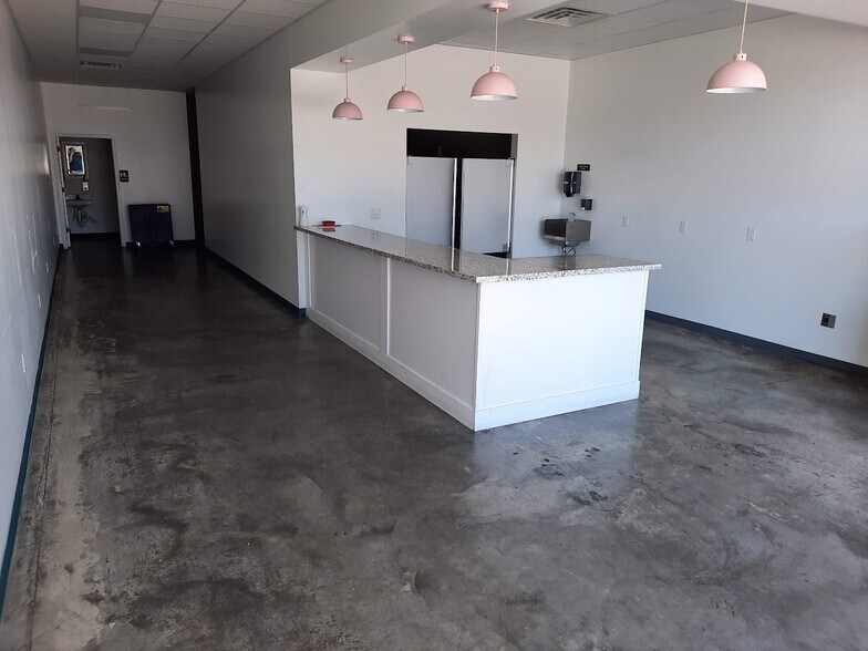 More Photos Of 670 Oneal Ln, Baton Rouge Storefront For Lease