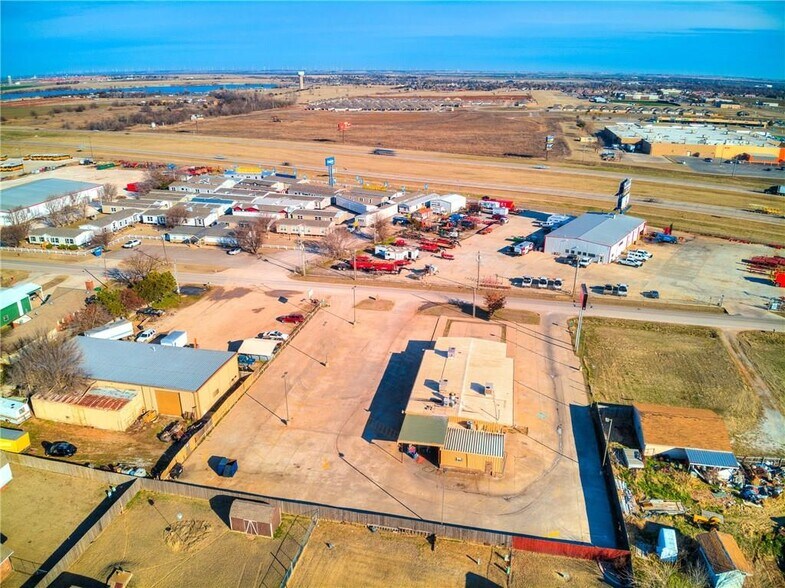 More Photos Of 1901 SW 27th St, El Reno Restaurant For Sale