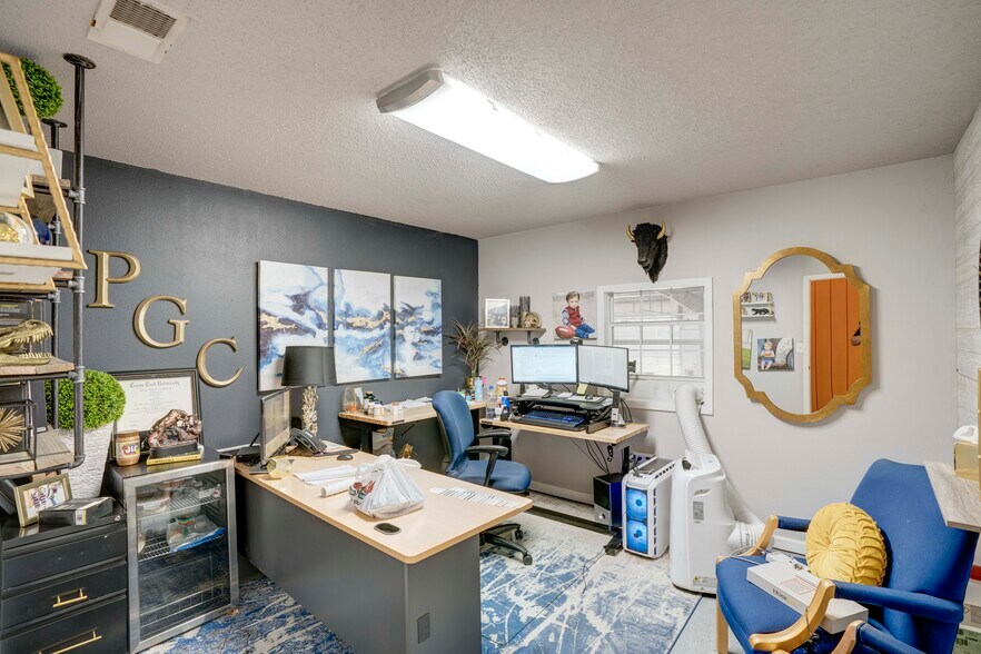 More Photos Of 11578 Airway Blvd, Roanoke Warehouse For Sale