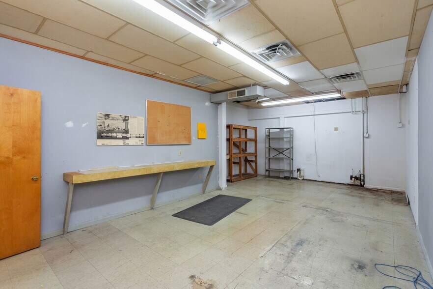 More Photos Of 13963 Timber Way, Timberville Office For Lease