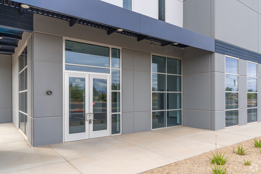 More Photos Of 12730 N Dysart Rd, El Mirage Warehouse For Lease