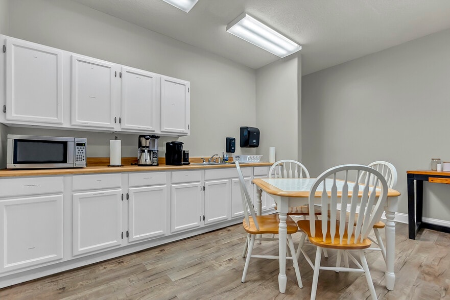 More Photos Of 1501 US Highway 19 S, Leesburg Office For Sale