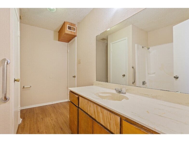 More Photos Of 5506 Kingman St, Waco Apartments For Sale