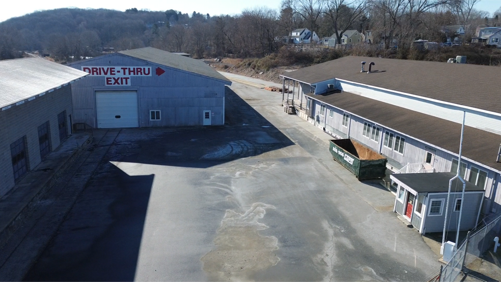 More Photos Of 45 Richards Grove Rd, Quaker Hill Service For Sale