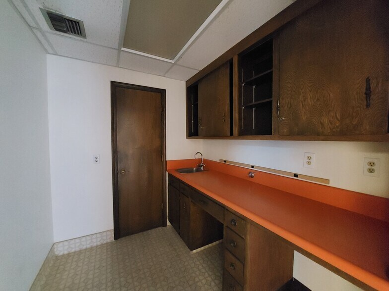 More Photos Of 7064 Corline Ct, Sebastopol Medical For Sale