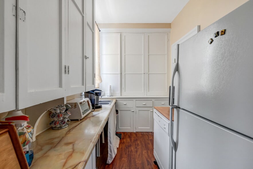 More Photos Of 461 Linwood Ave, Buffalo Apartments For Sale