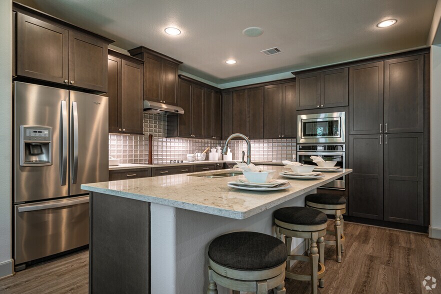 More Photos Of 18750 Interstate 45, Spring Unknown For Lease