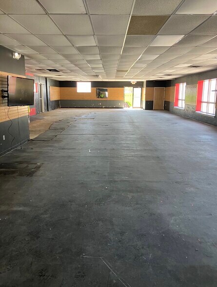 More Photos Of 380 Oriskany Blvd, Whitesboro Freestanding For Lease