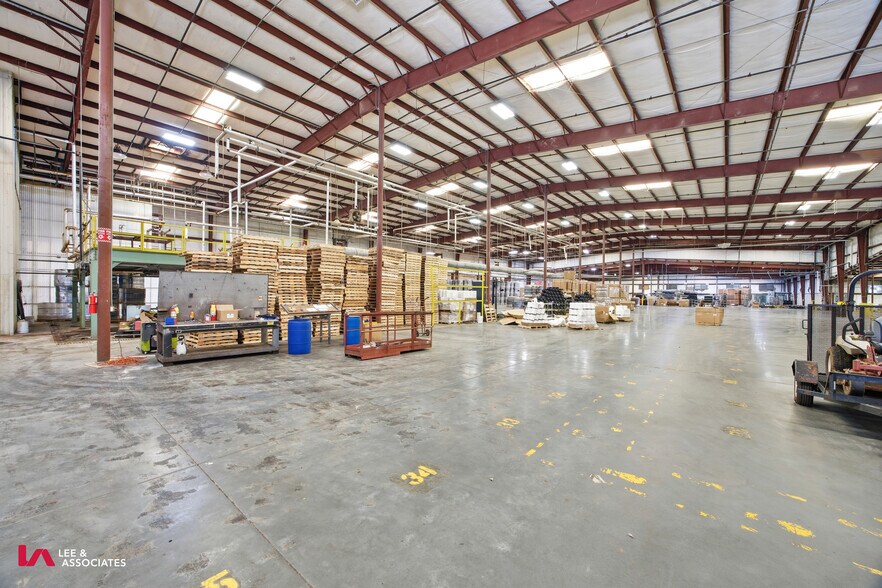 More Photos Of 101 Conyers Industrial Dr, Cartersville Warehouse For Sale